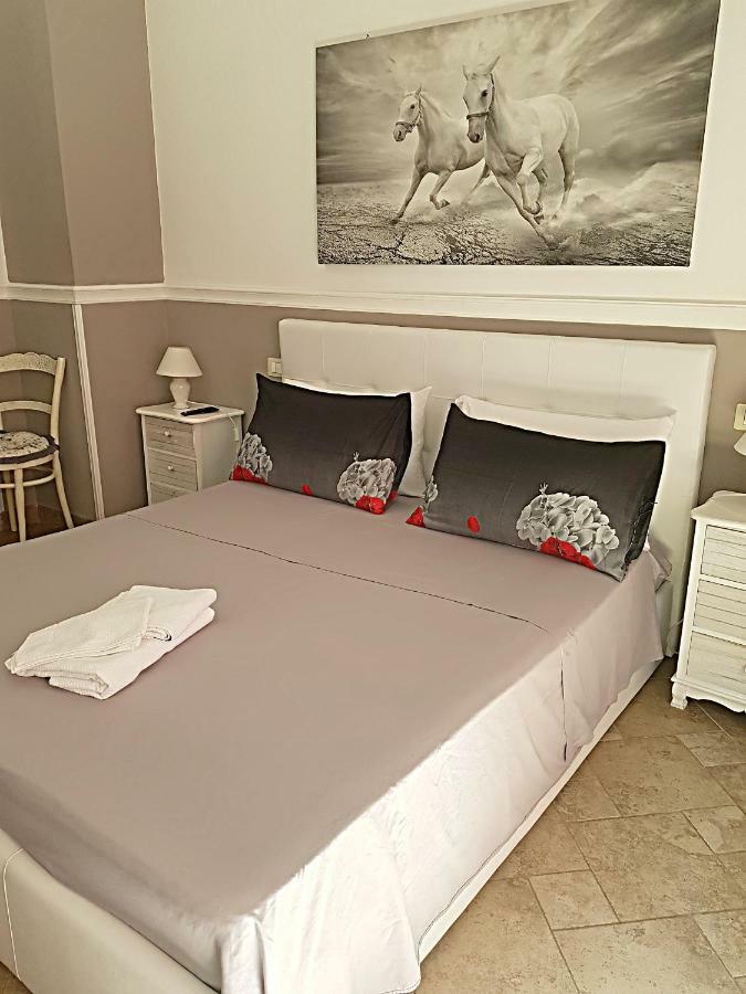 Il Casale Dei Principi Bed & Breakfast Lecce Bagian luar foto